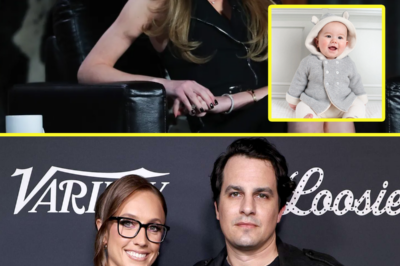 Kat Timpf sends fans into a frenzy after sharing first photos of her newborn baby…The baby is so cute